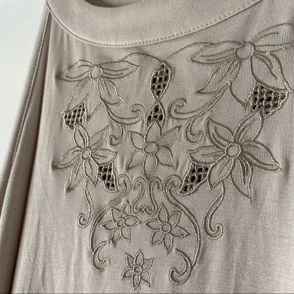 Torrid Grey Embroidered Super Soft Knits Halter Top - Picture 4 of 11